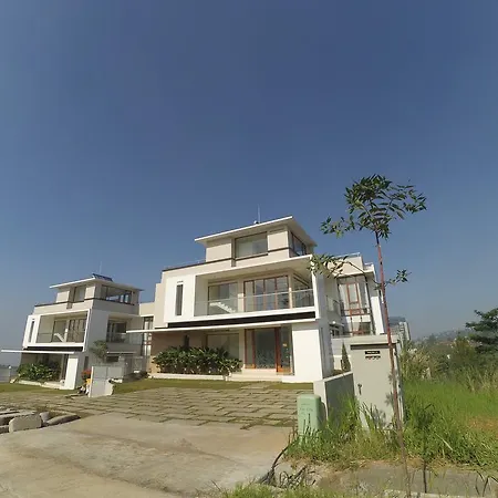 Roemah Asri Villa - Resor Dago Pakar Bandung Buitenkant foto